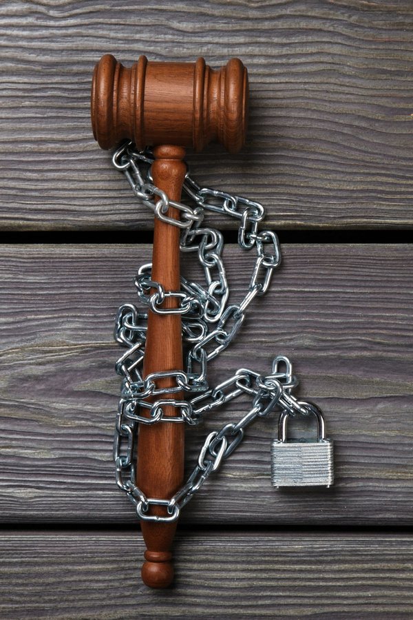 Quels sont les enjeux juridiques de la mise en place de points de recharge pour les véhicules électriques dans les entreprises?